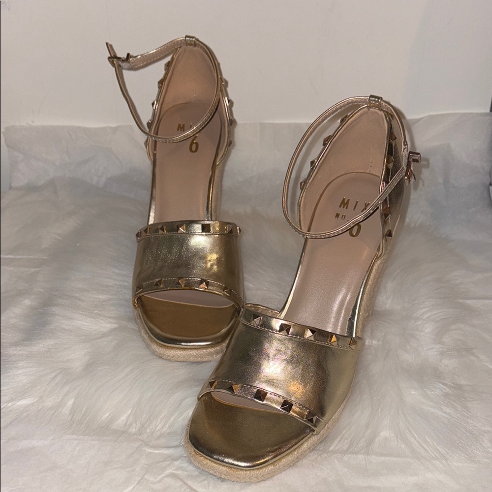 Mix No. 6 Gold Women's Shoes